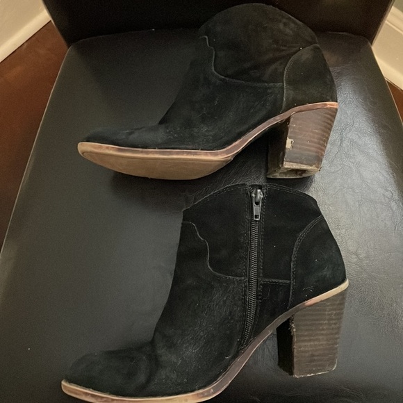 Women's Lucky Brand Leather And Suede Heeled Booties Size 9 - Picture 4 of 13